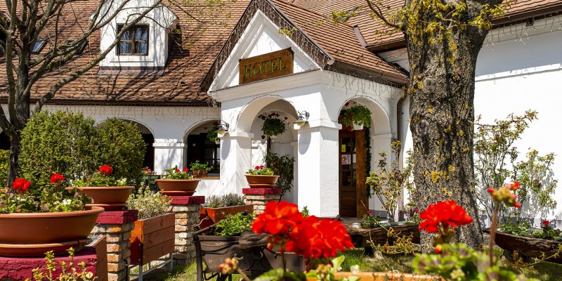 GastlandM1_feszek_kiemelt